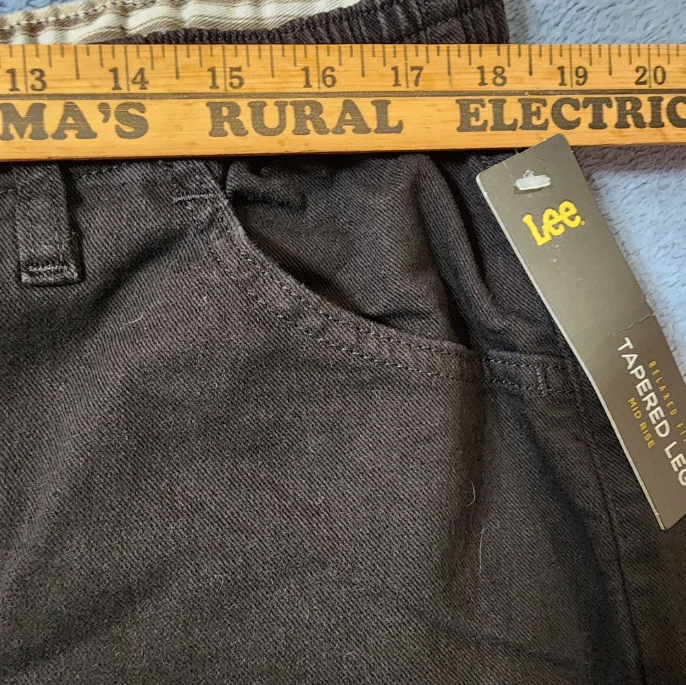 2 pair Lee Jeans Women's 18 Short Elastic Waist Relaxed Tapered Mid Rise Black - Picture 5 of 10